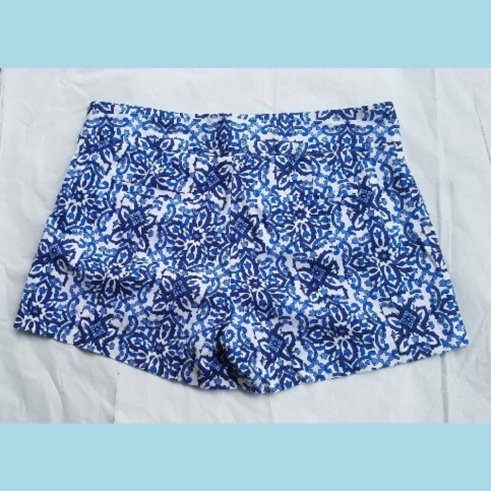 MILLY Design Nation Blue White Print Shorts 2 - Picture 3 of 5